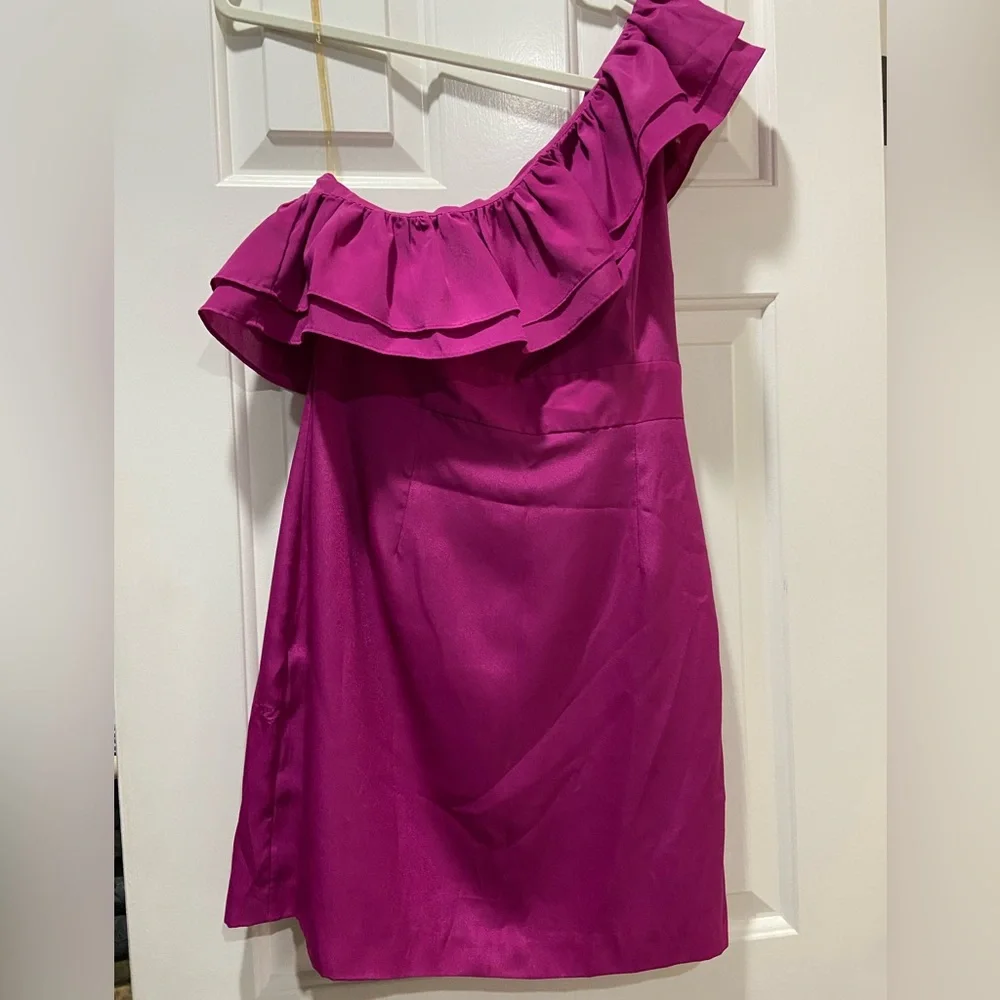Beautiful One Shoulder Ruffle Body Con Dress - Picture 4 of 5